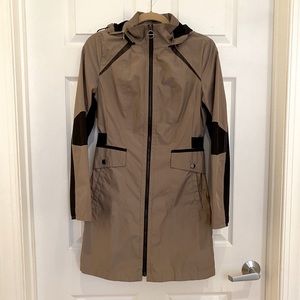 Laundry by Shelli Segal rain coat